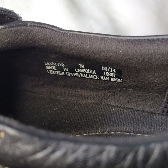 Clarks Black Leather Loafers Slip On Shoes Comfort Flats sz 7 - Picture 7 of 8